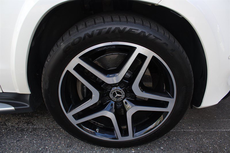 Used 2018 Mercedes-Benz GLS 550 4MATIC image 36