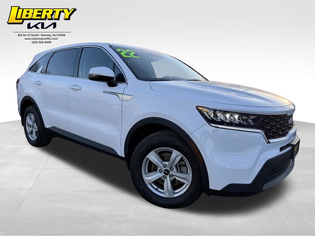 Used 2022 Kia Sorento LX image 1
