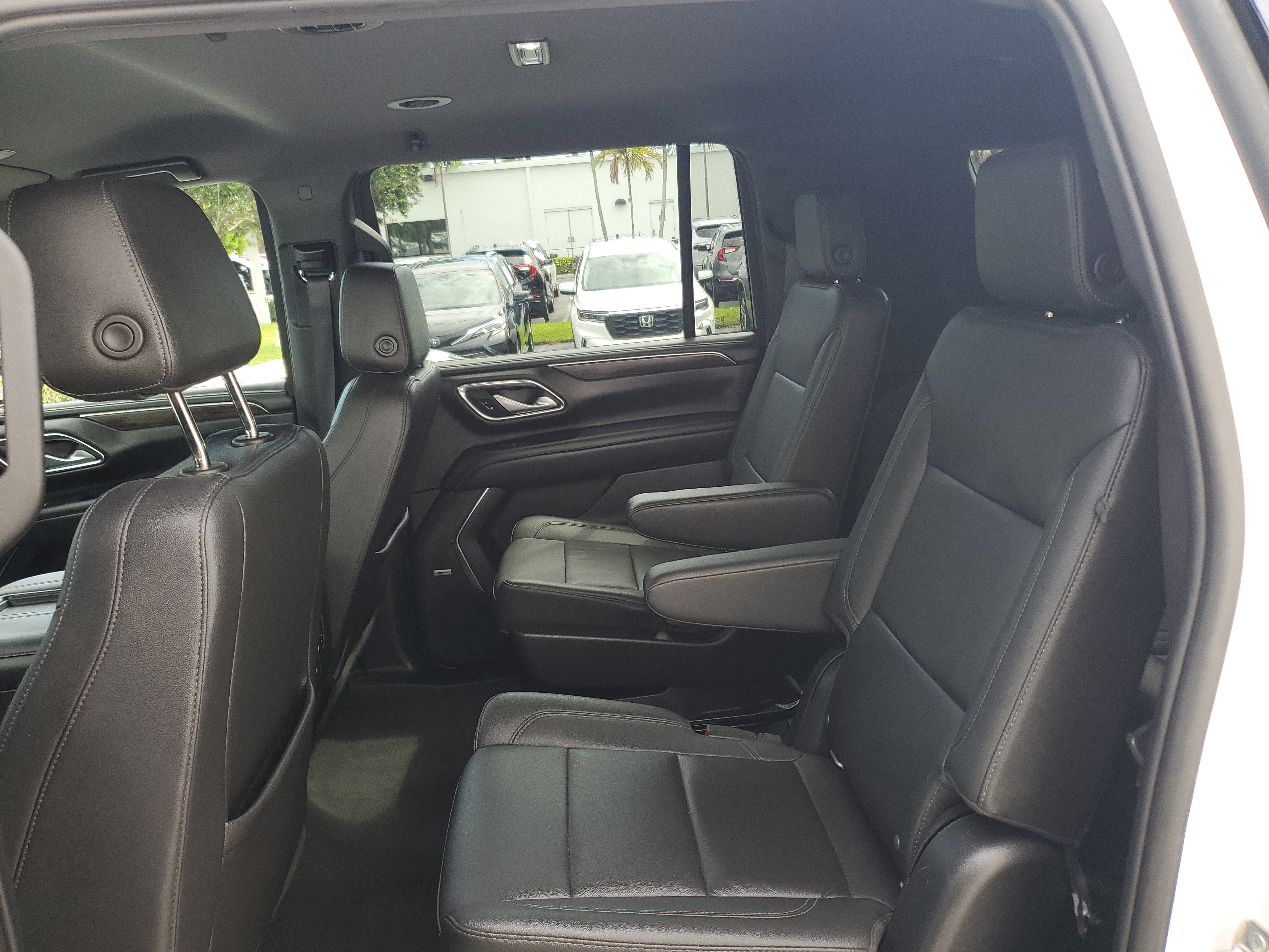 Used 2022 Chevrolet Suburban Z71 w/ Z71 Off-Road Package AWD/4WD image 14