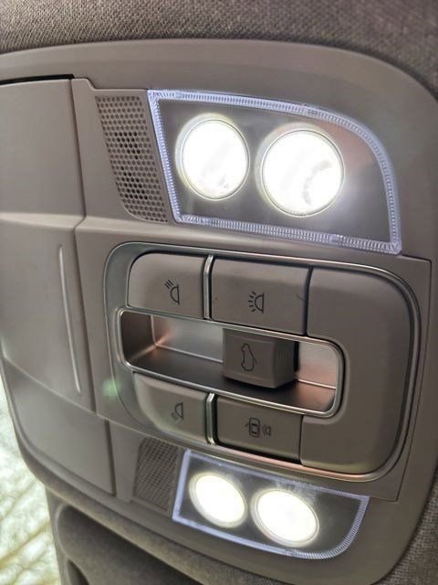 Used 2019 Hyundai Santa Fe AWD image 28