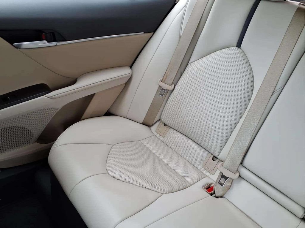 Used 2024 Toyota Camry XLE w/ Cold Weather Package FWD image 18