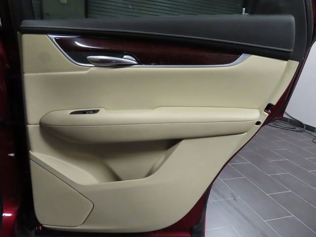 Used 2019 Cadillac XT5 Premium Luxury w/ Driver Assist Package FWD image 11
