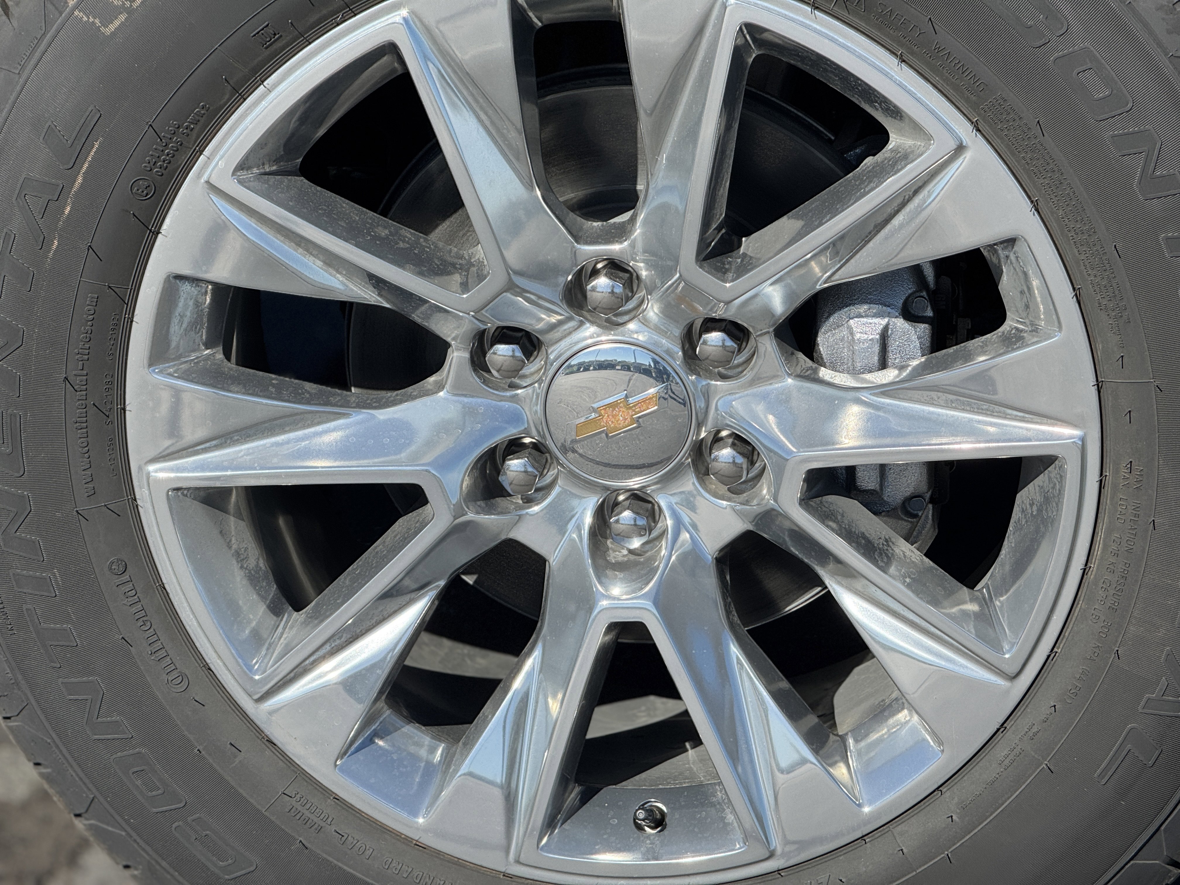 New 2026 Chevrolet Suburban Premier w/ Sun And Tow Package image 8