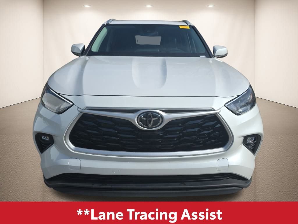 Used 2024 Toyota Highlander XLE image 11