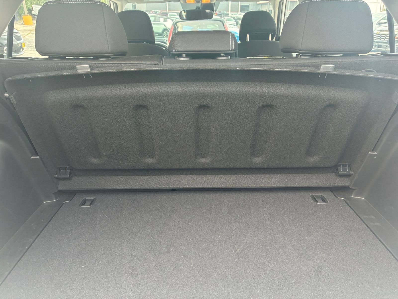 Used 2026 Hyundai Venue SEL FWD image 25