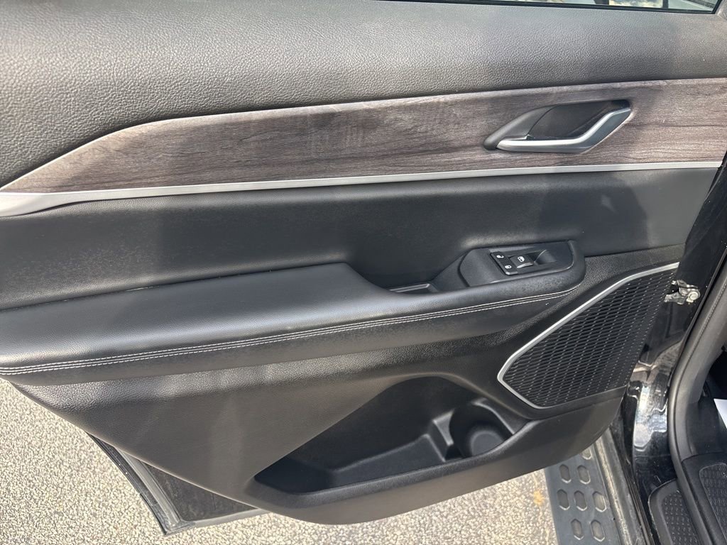 Used 2022 Jeep Grand Cherokee L Limited image 32