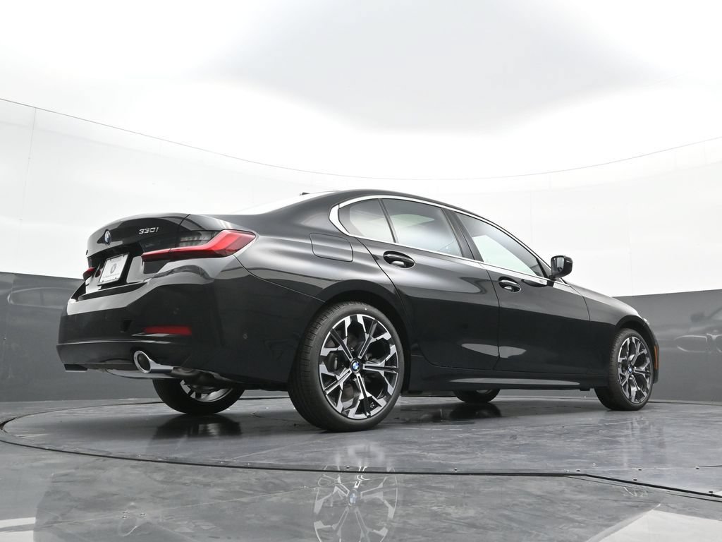 New 2026 BMW 330i xDrive Sedan w/ Premium Package AWD/4WD image 28