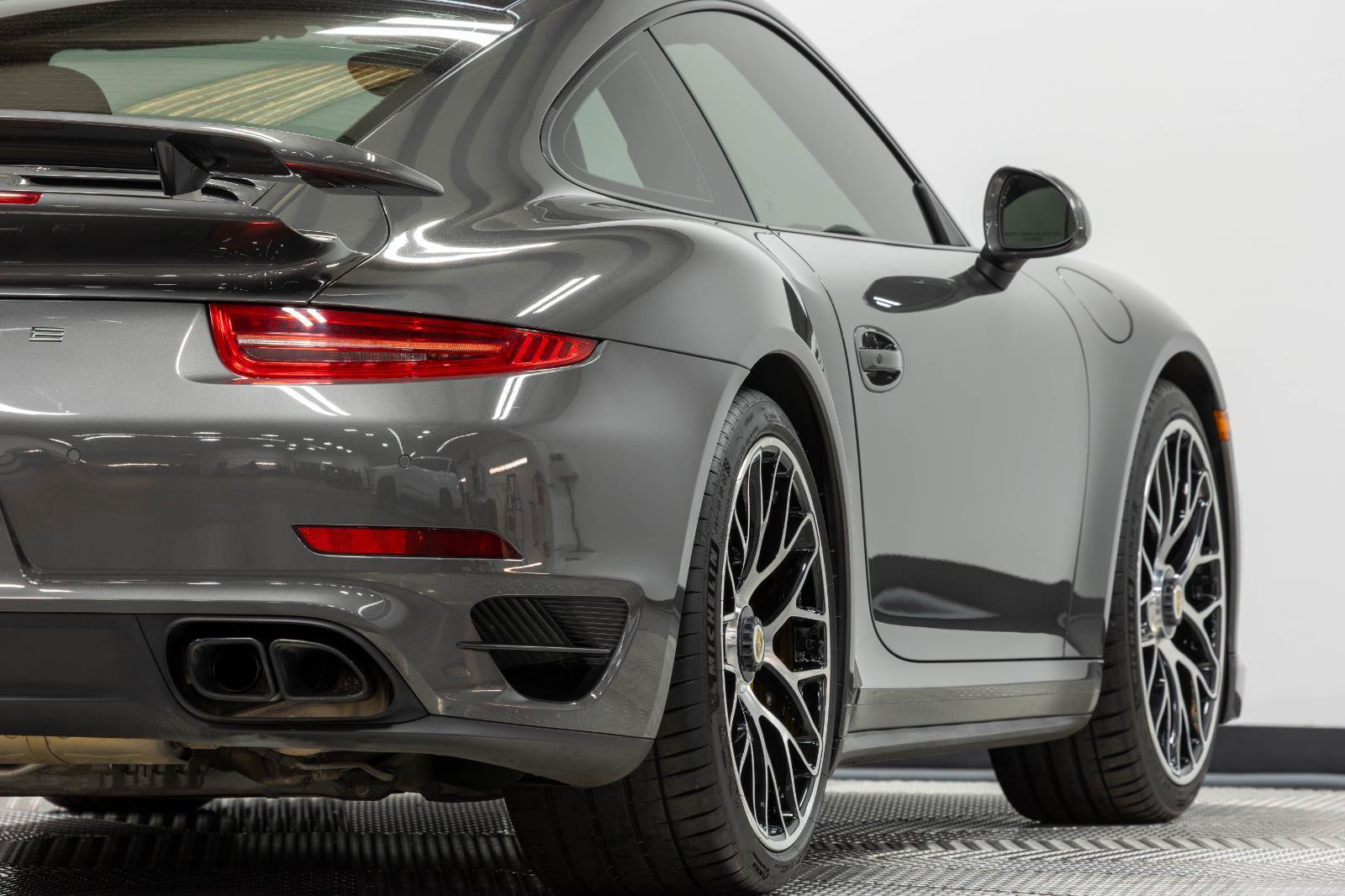 Used 2015 Porsche 911 Turbo S AWD/4WD image 17