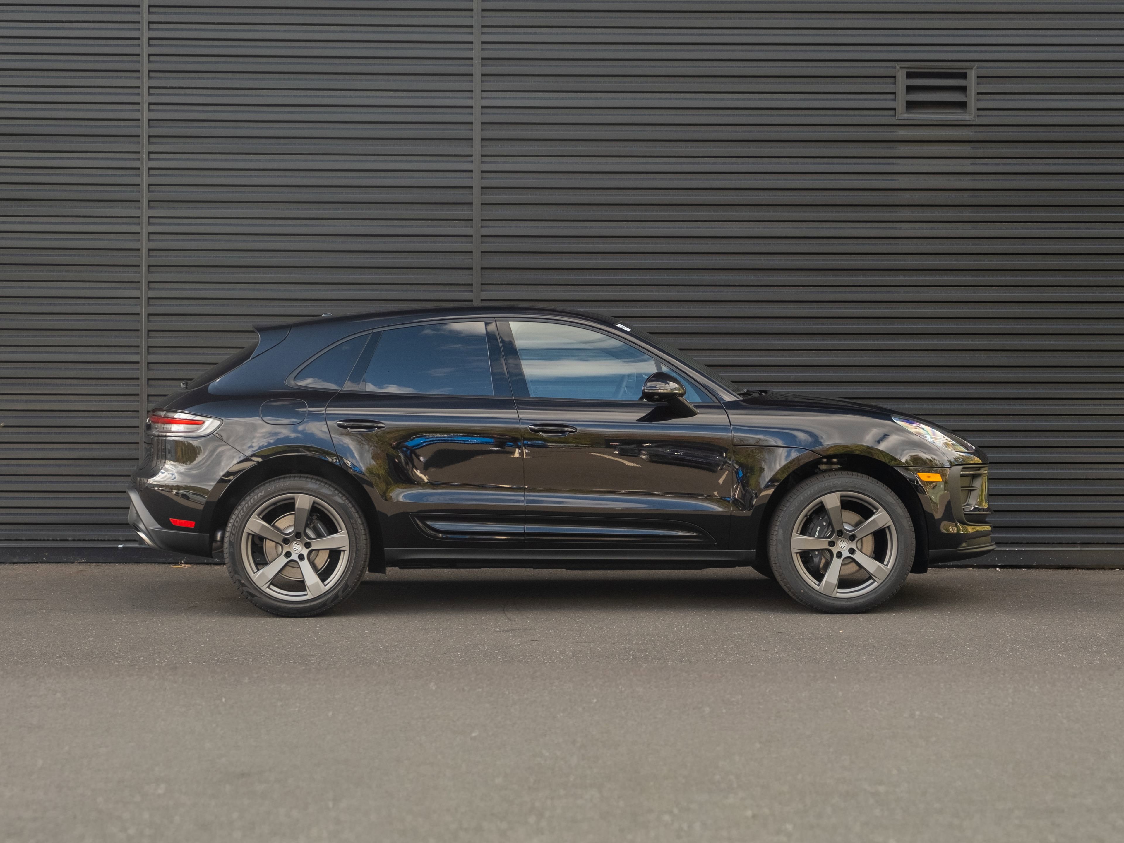 Used 2026 Porsche Macan image 9
