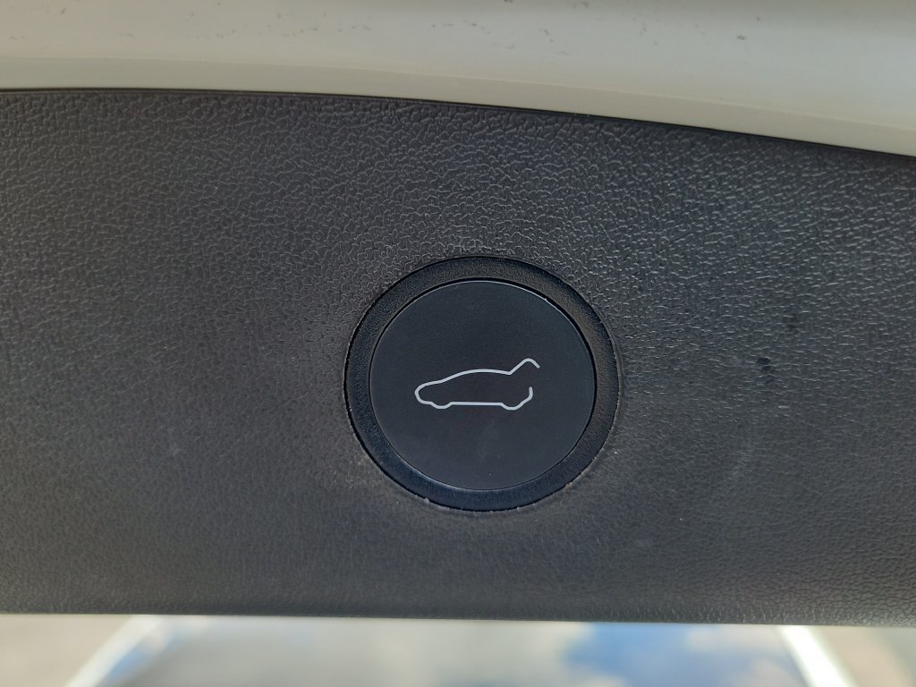 Used 2022 Tesla Model 3 Long Range AWD/4WD image 7