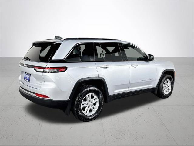 Certified 2025 Jeep Grand Cherokee Laredo w/ MOPAR Finishing Package AWD/4WD image 7