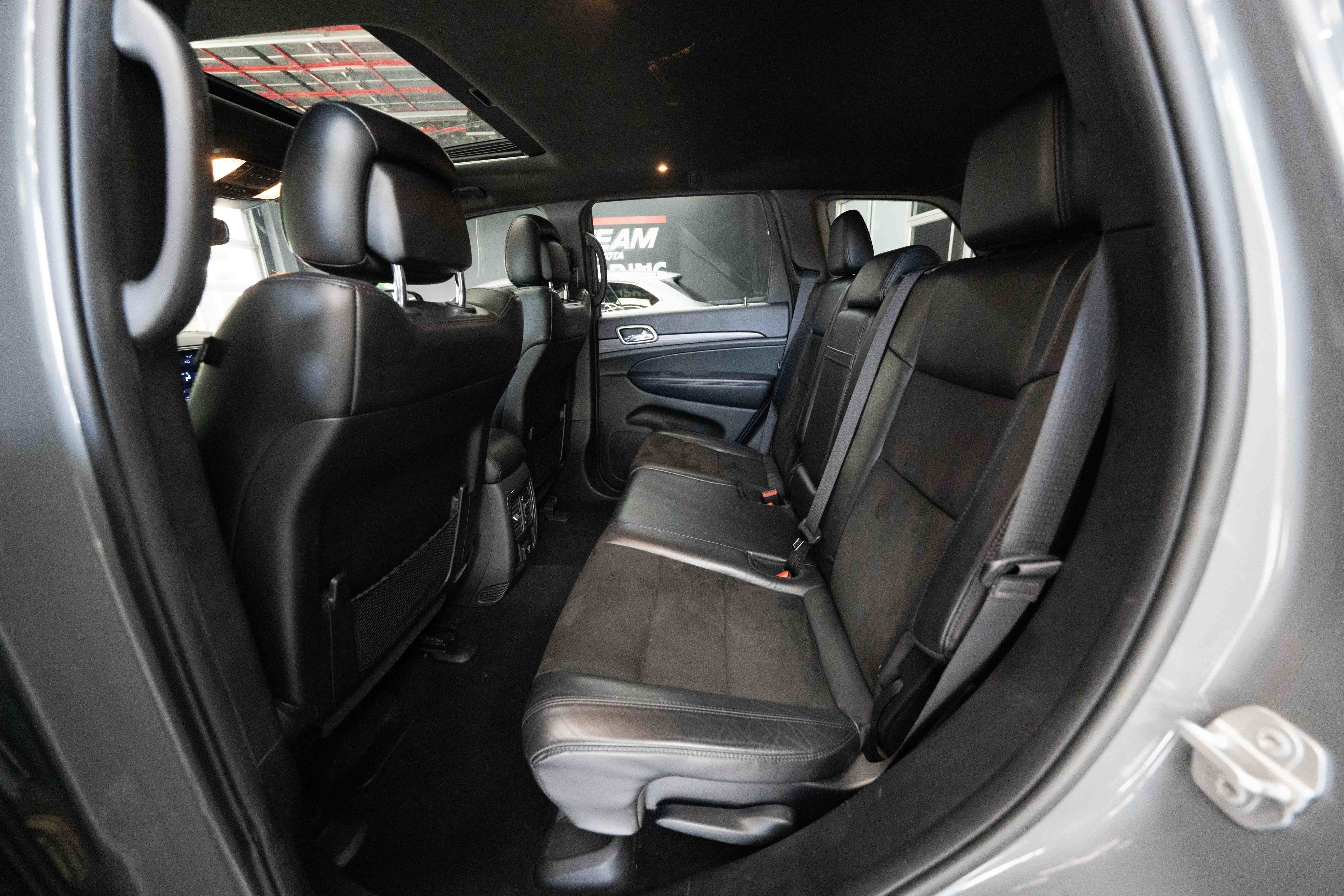 Used 2019 Jeep Grand Cherokee Altitude AWD/4WD image 22