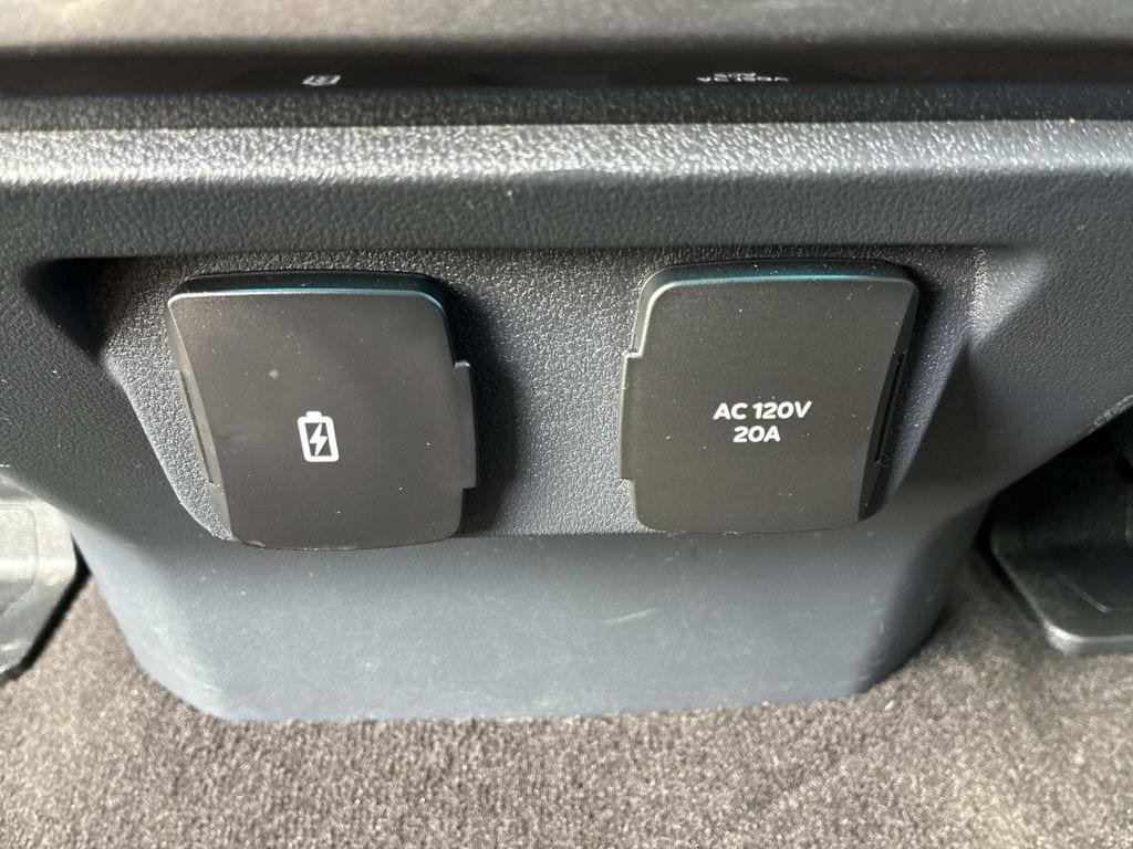 Certified 2023 Ford F150 Lariat w/ Equipment Group 502A High AWD/4WD image 18