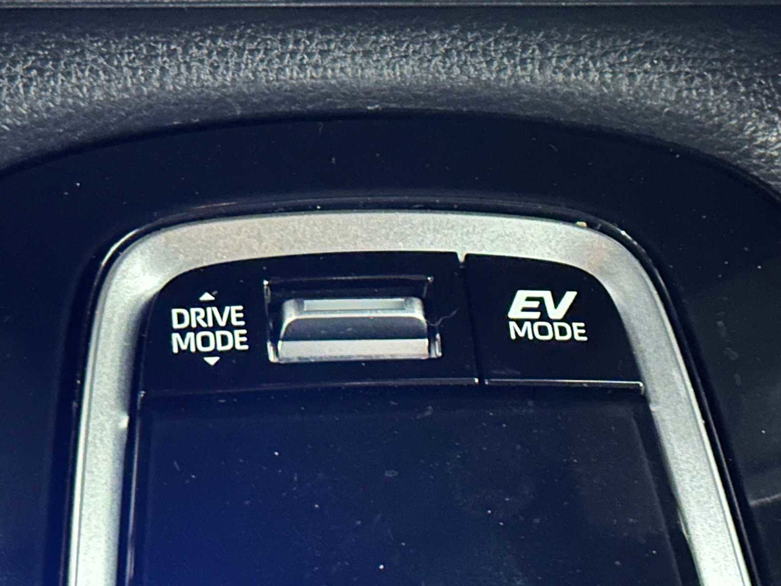 Used 2024 Toyota Corolla Cross AWD Hybrid image 16