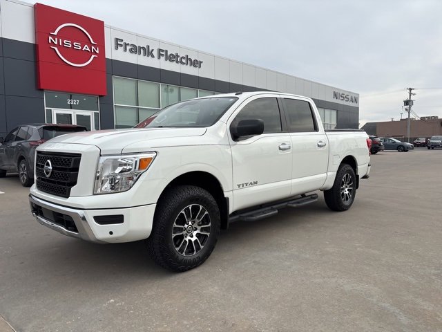 Used 2021 Nissan Titan SV w/ SV Convenience Package image 1
