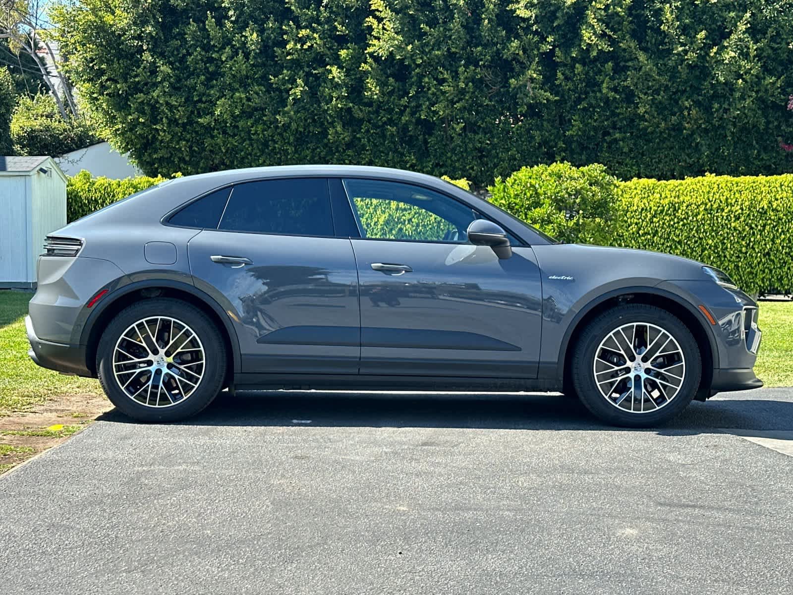 New 2026 Porsche Macan Electric RWD image 9