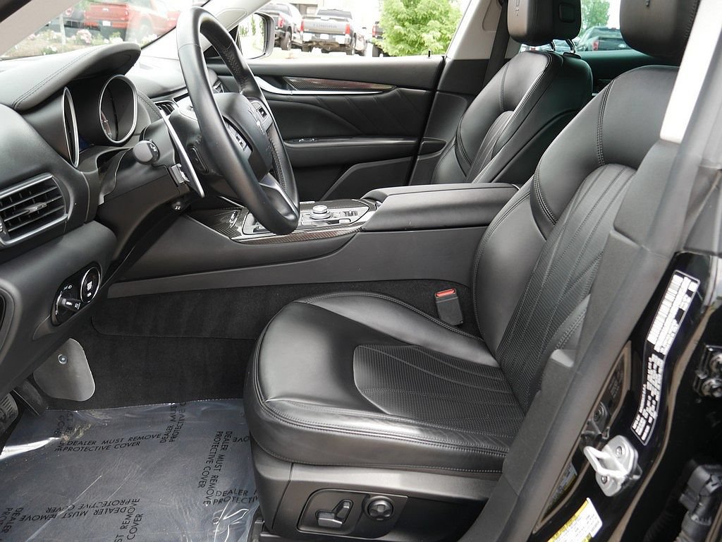 Used 2019 Maserati Levante GranLusso AWD/4WD image 10