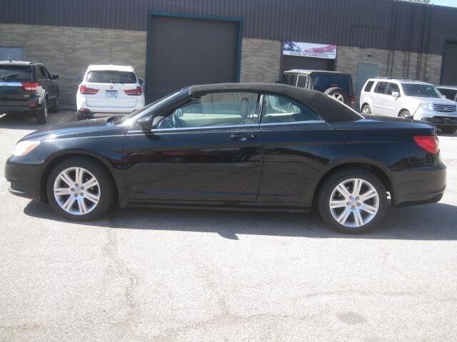 Used 2012 Chrysler 200 Touring FWD image 12