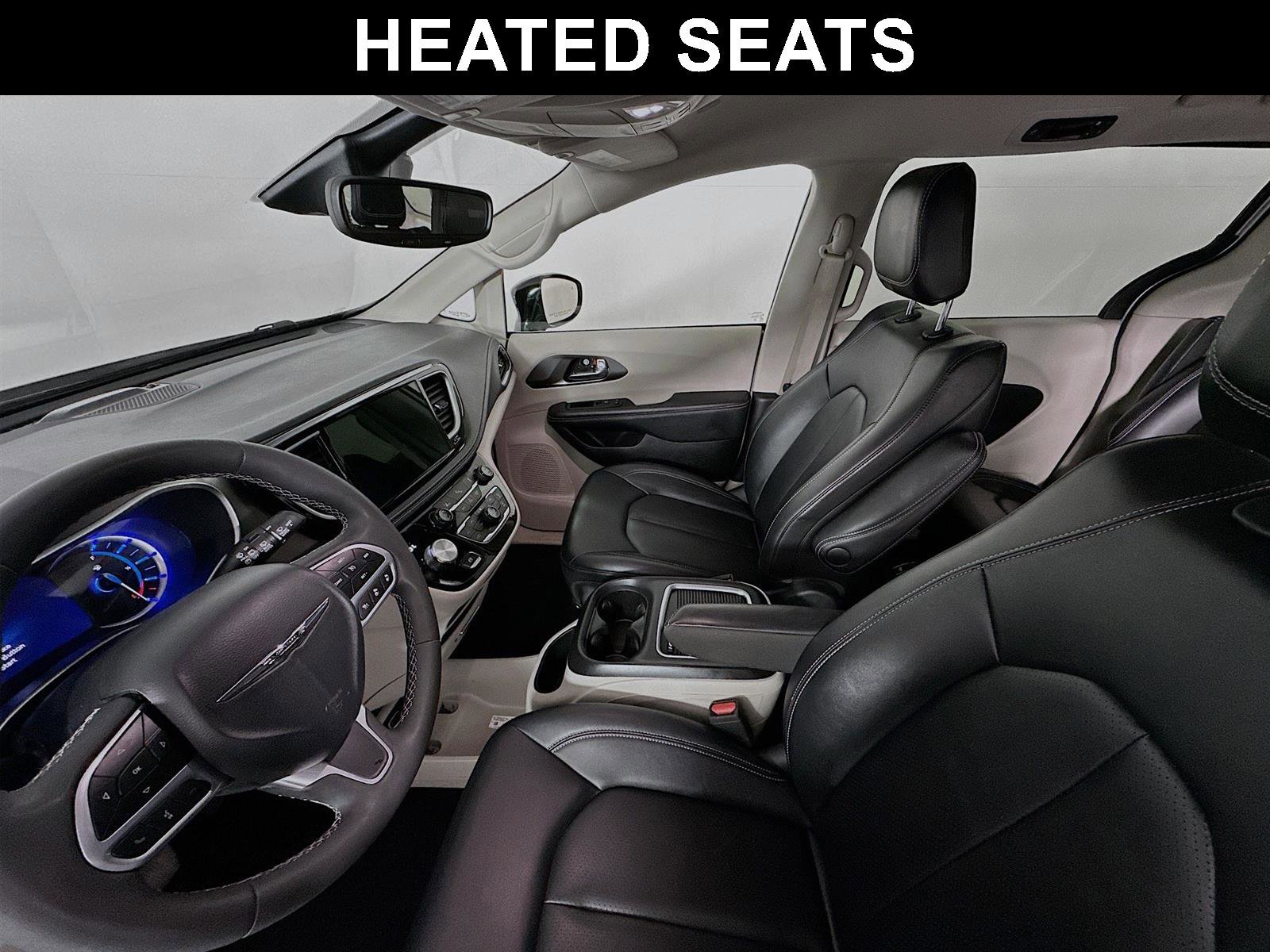 Used 2024 Chrysler Pacifica Select image 5