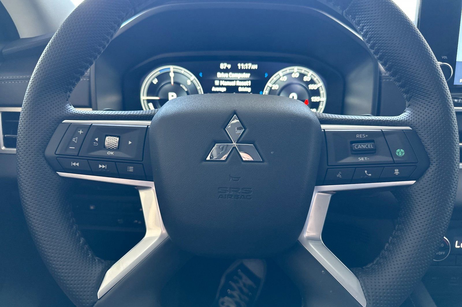 New 2025 Mitsubishi Outlander SE image 23