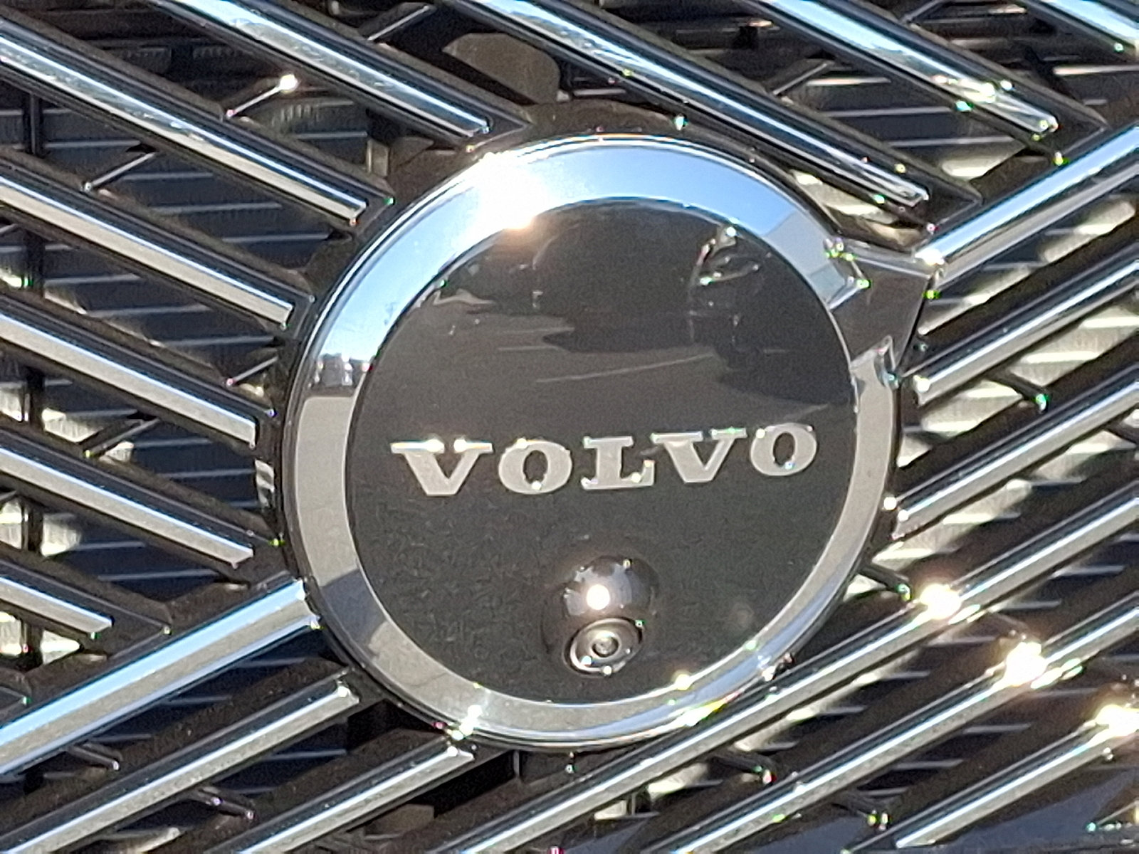 New 2026 Volvo XC90 B6 Plus w/ Protection Package Premier image 16