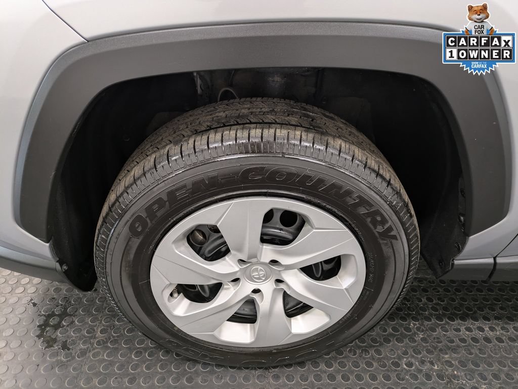 Used 2024 Toyota RAV4 LE AWD/4WD image 7