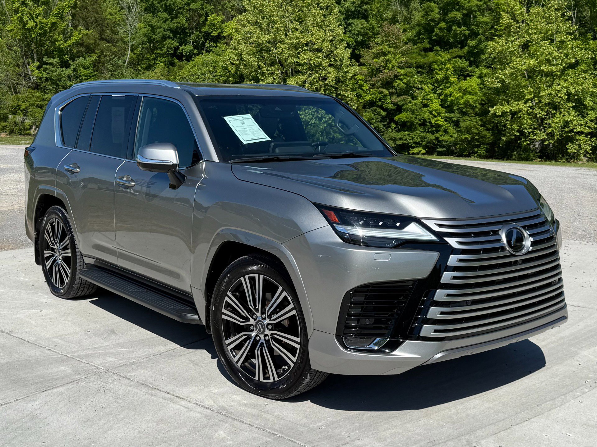 Used 2023 Lexus LX 600 4WD w/ Luxury Package image 1