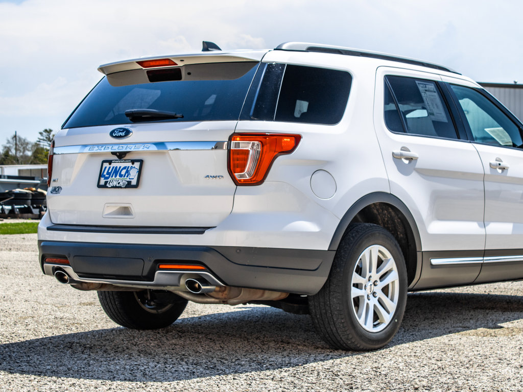 Used 2018 Ford Explorer XLT image 18