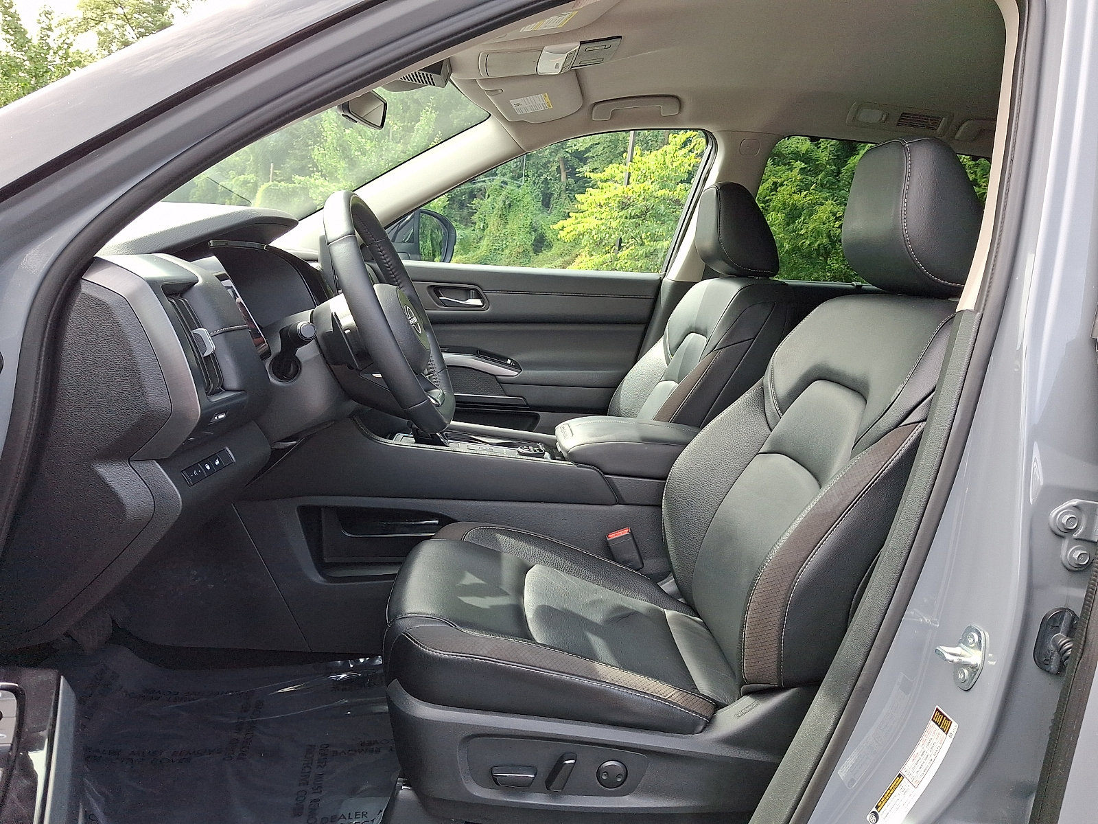 Certified 2024 Nissan Pathfinder SL AWD/4WD image 15