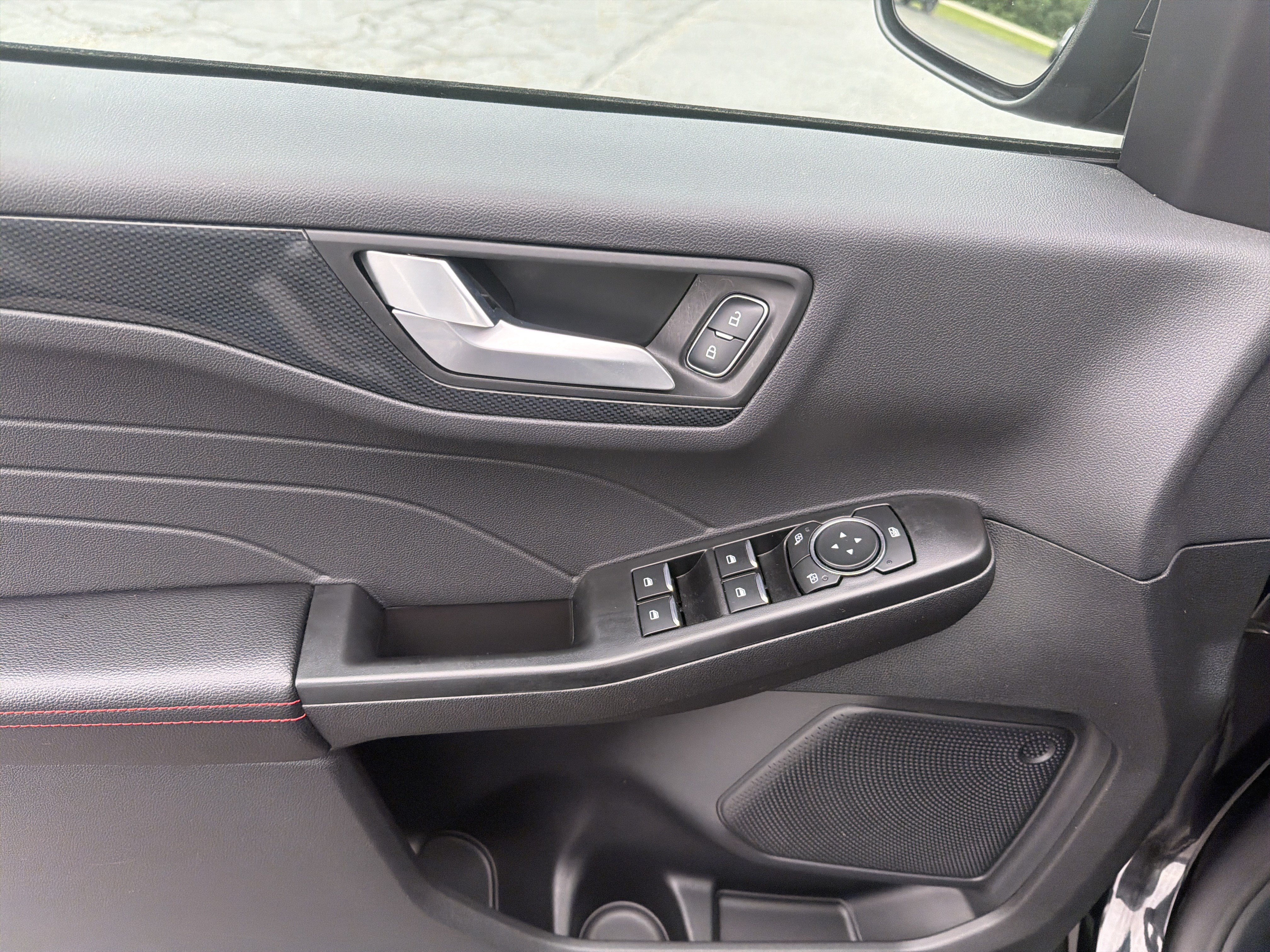Used 2025 Ford Escape ST-Line w/ Equipment Group 301A FWD image 19