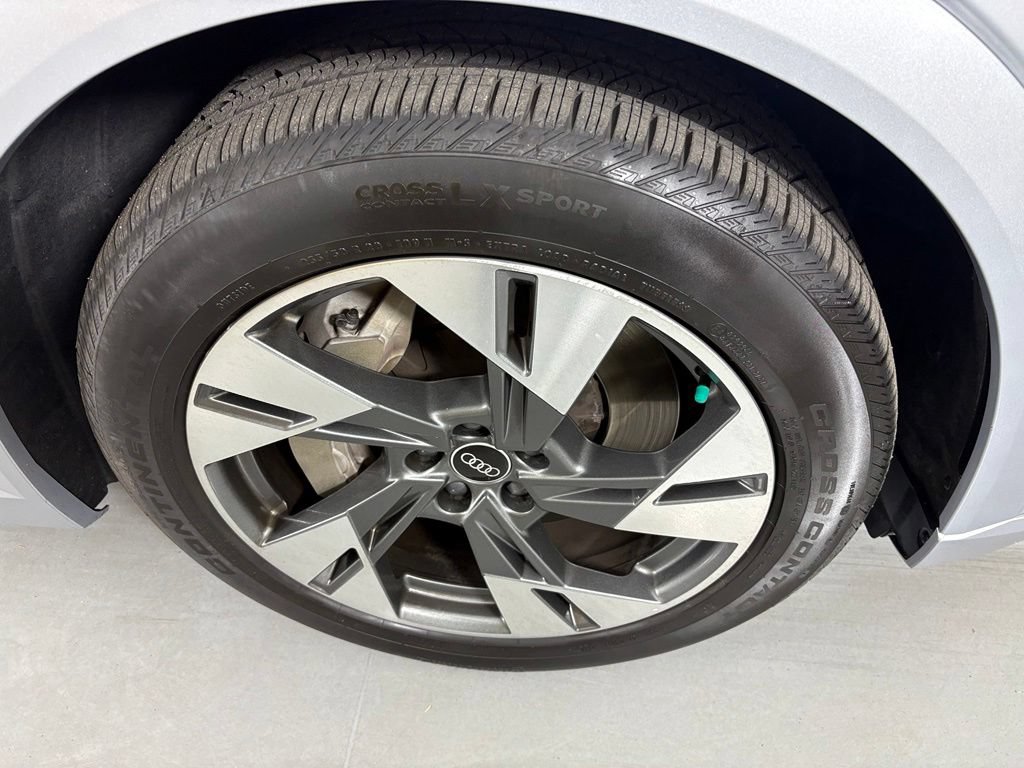 Used 2022 Audi e-tron Premium AWD/4WD image 11