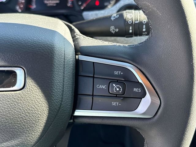 Used 2025 Jeep Compass Latitude image 27