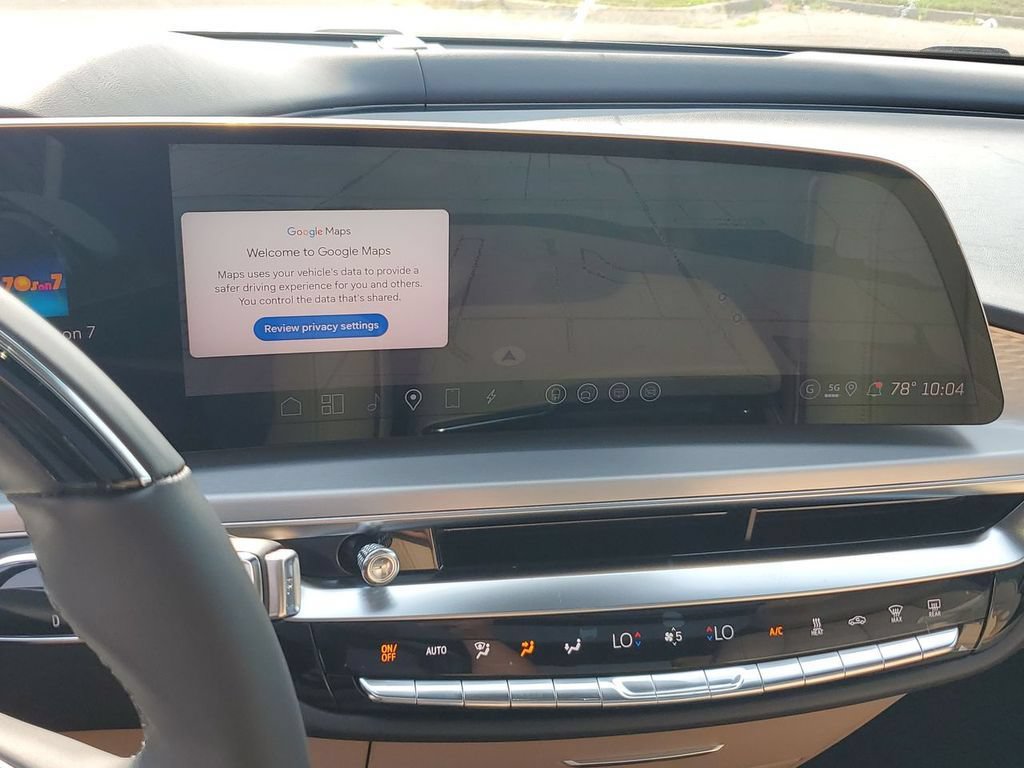 New 2026 Cadillac Lyriq V w/ Exterior Carbon Fiber Package AWD/4WD image 15
