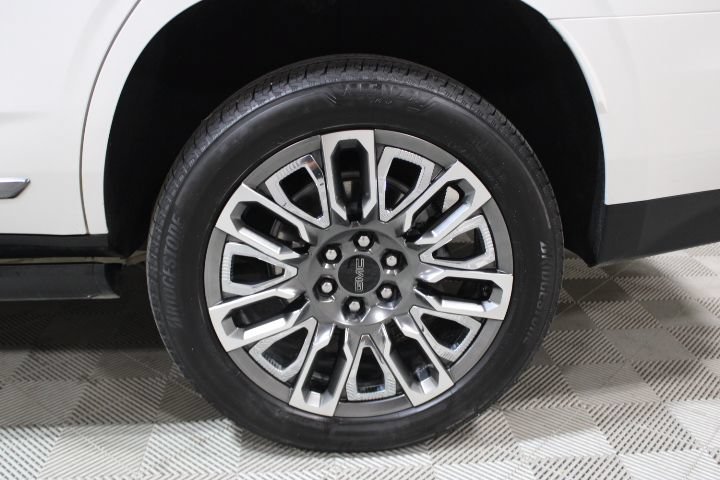 Used 2024 GMC Yukon Denali Ultimate AWD/4WD image 44