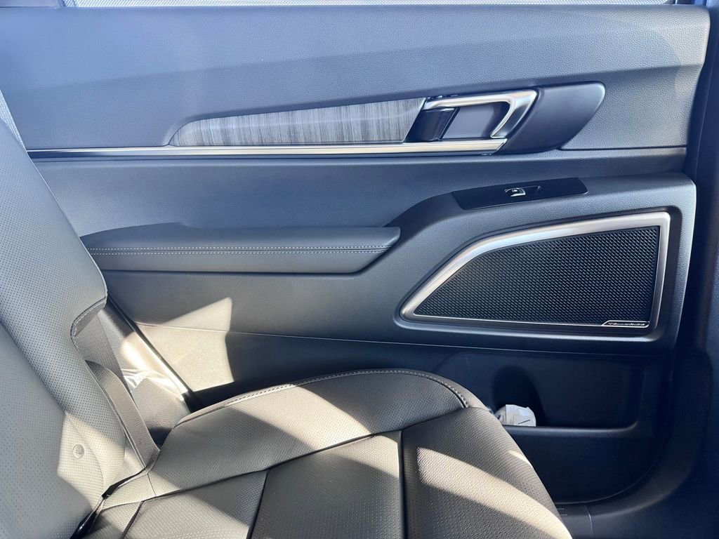 New 2025 Kia Telluride EX w/ EX Captain's Chair Package image 30