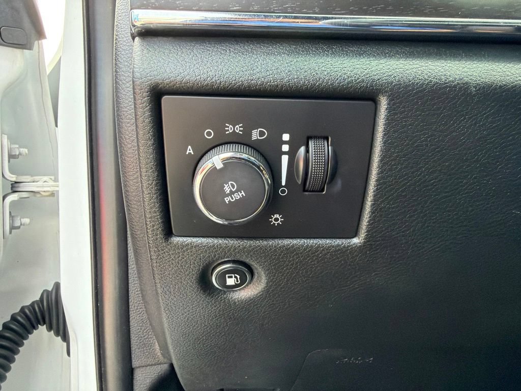 Used 2015 Jeep Grand Cherokee Limited AWD/4WD image 22