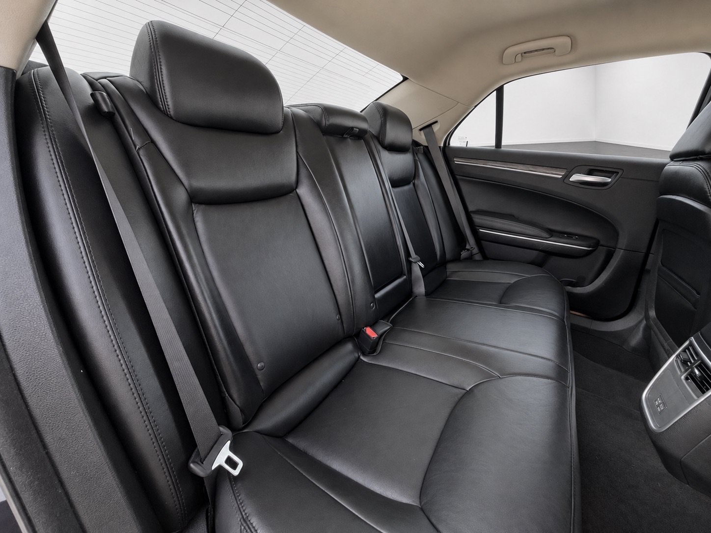 Used 2021 Chrysler 300 Touring L AWD/4WD image 39