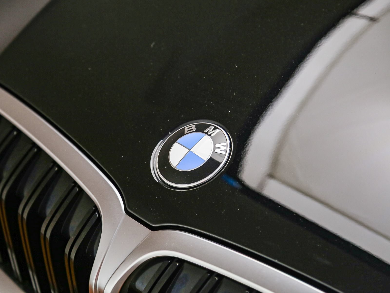 Certified 2023 BMW 330i Sedan w/ Convenience Package RWD image 9
