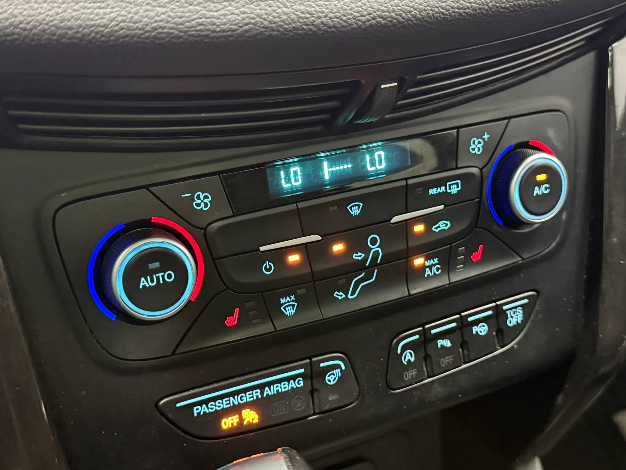 Used 2018 Ford Escape Titanium image 38