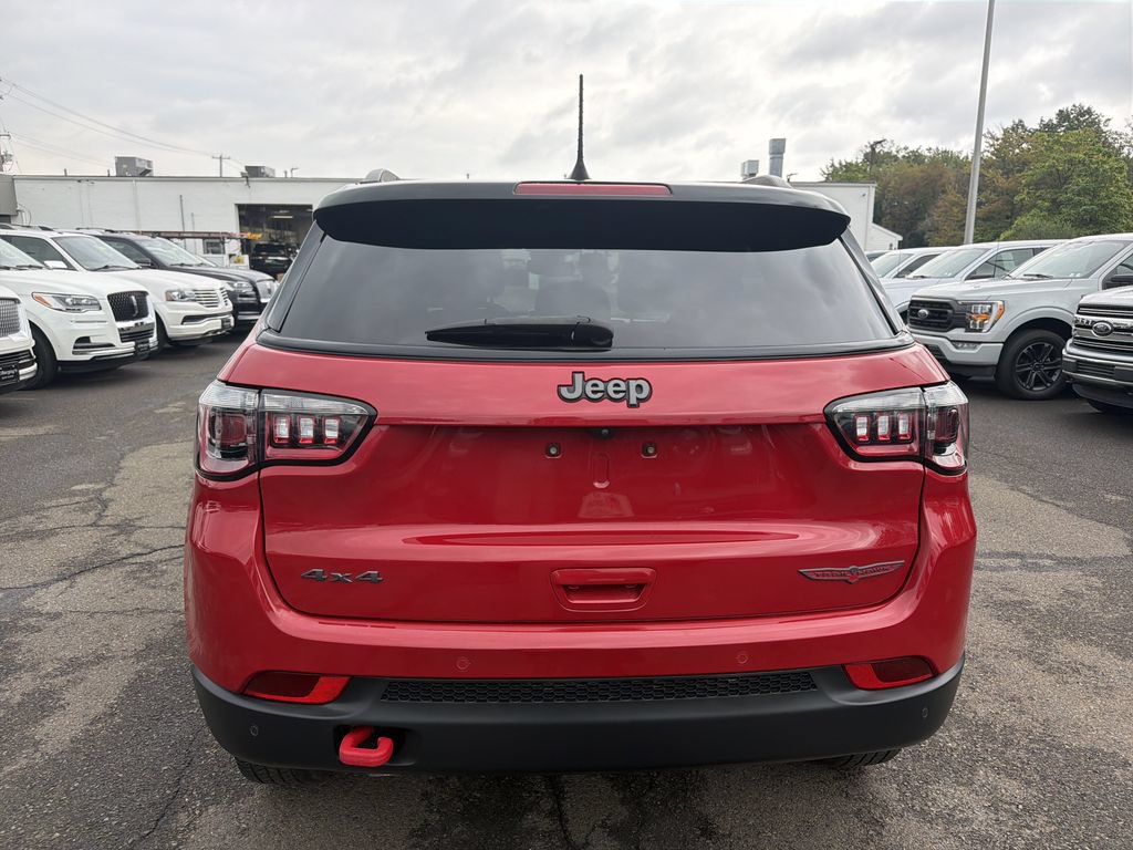 Used 2023 Jeep Compass Trailhawk w/ Trailhawk Convenience Group AWD/4WD image 4