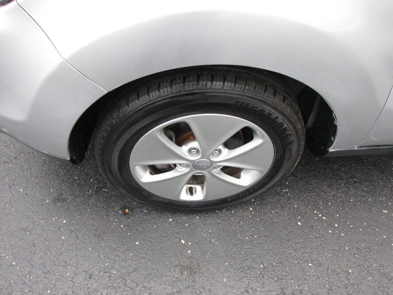 Used 2015 Kia Soul FWD image 32