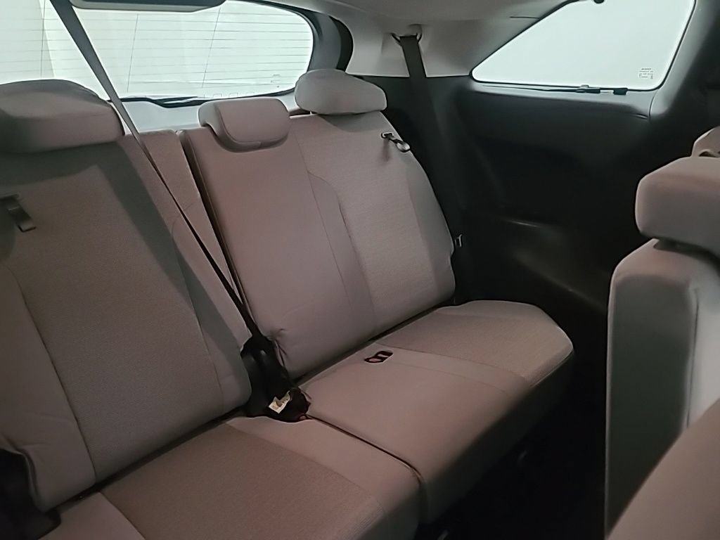 Used 2026 Toyota Sienna LE FWD image 18