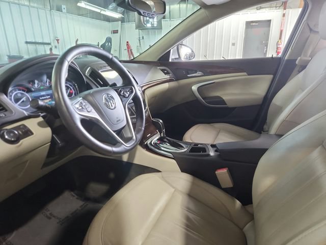 Used 2017 Buick Regal Premium w/ Driver Confidence Package #1 FWD image 9