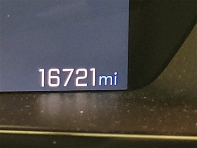 Used 2024 Chevrolet Colorado Z71 w/ Z71 Convenience Package 2 image 16