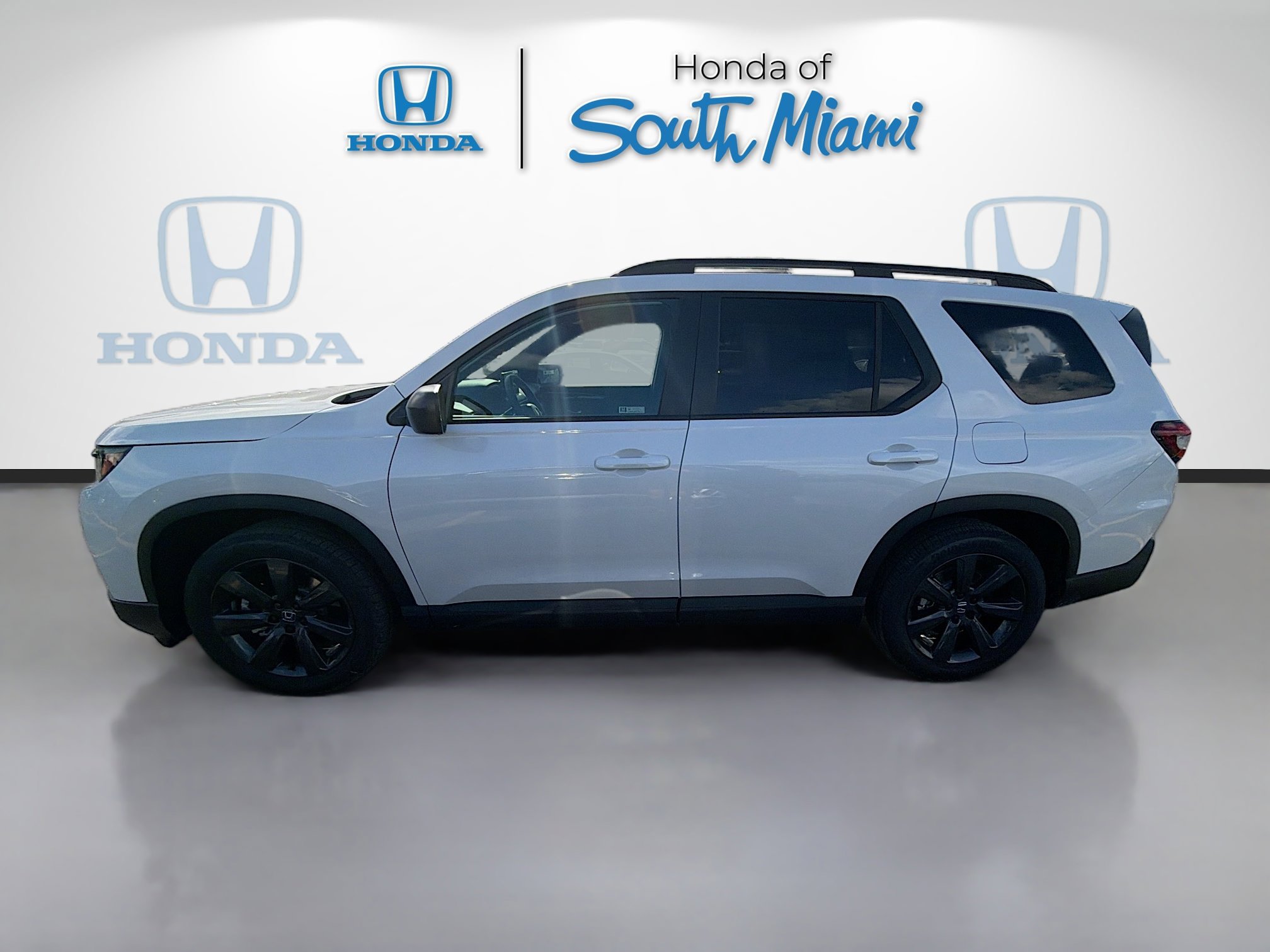 New 2026 Honda Pilot Sport image 4