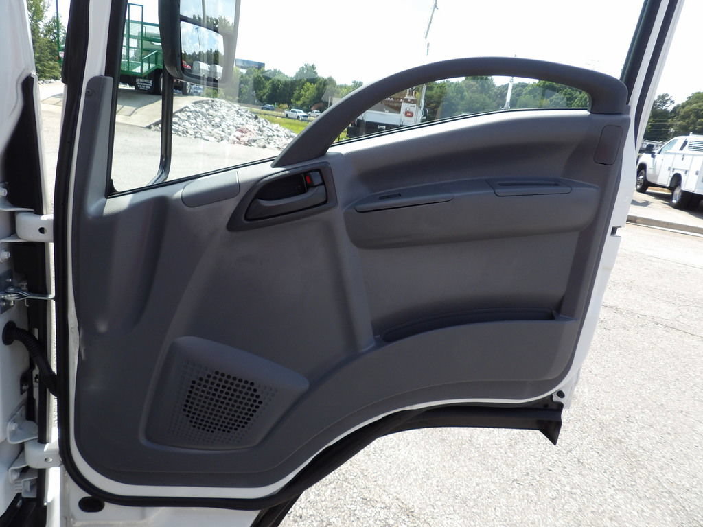 Used 2021 Isuzu NPR RWD image 24