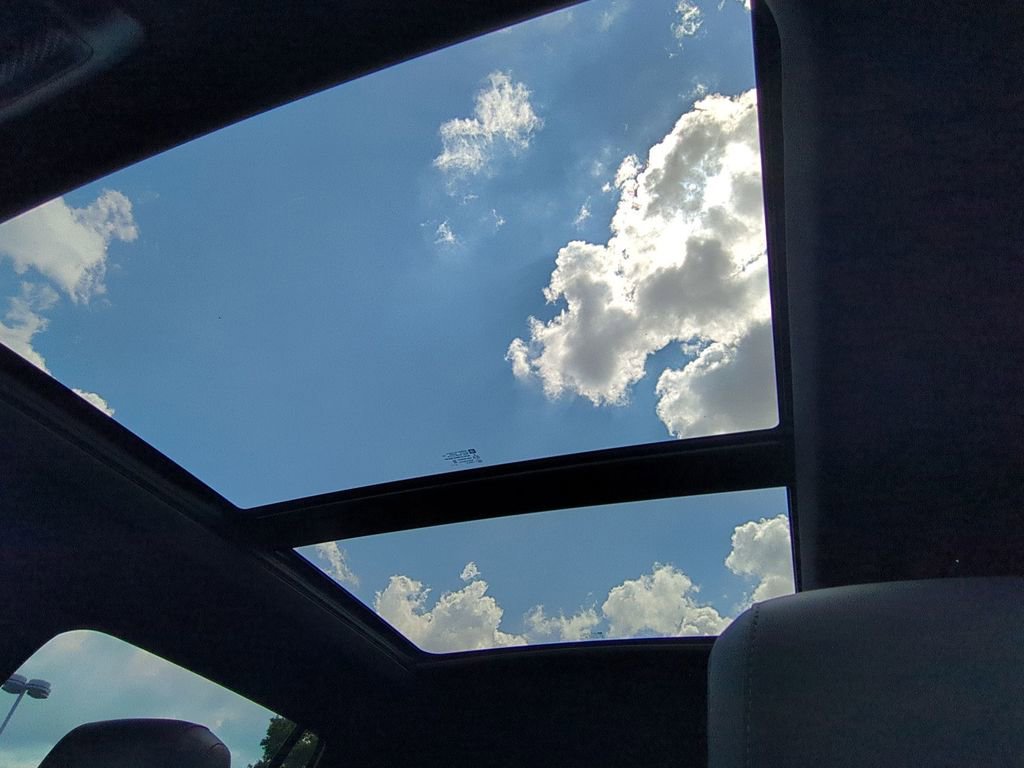 Used 2024 Cadillac XT6 Sport w/ Technology Package image 19