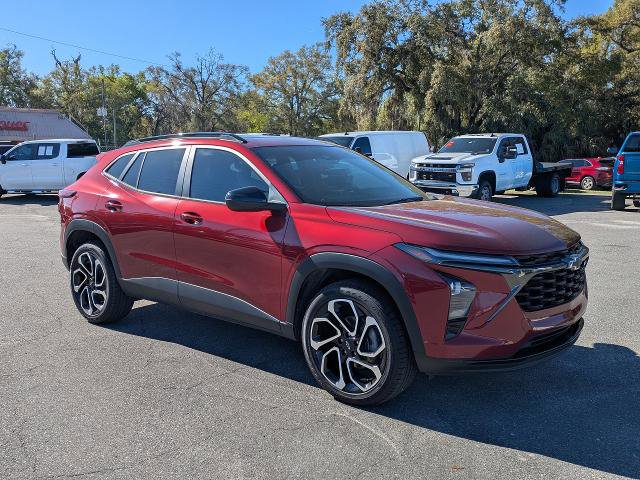Used 2024 Chevrolet Trax RS w/ Sunroof Package image 2
