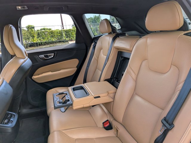 Used 2019 Volvo XC60 T5 Inscription w/ Protection Package Premier FWD image 17