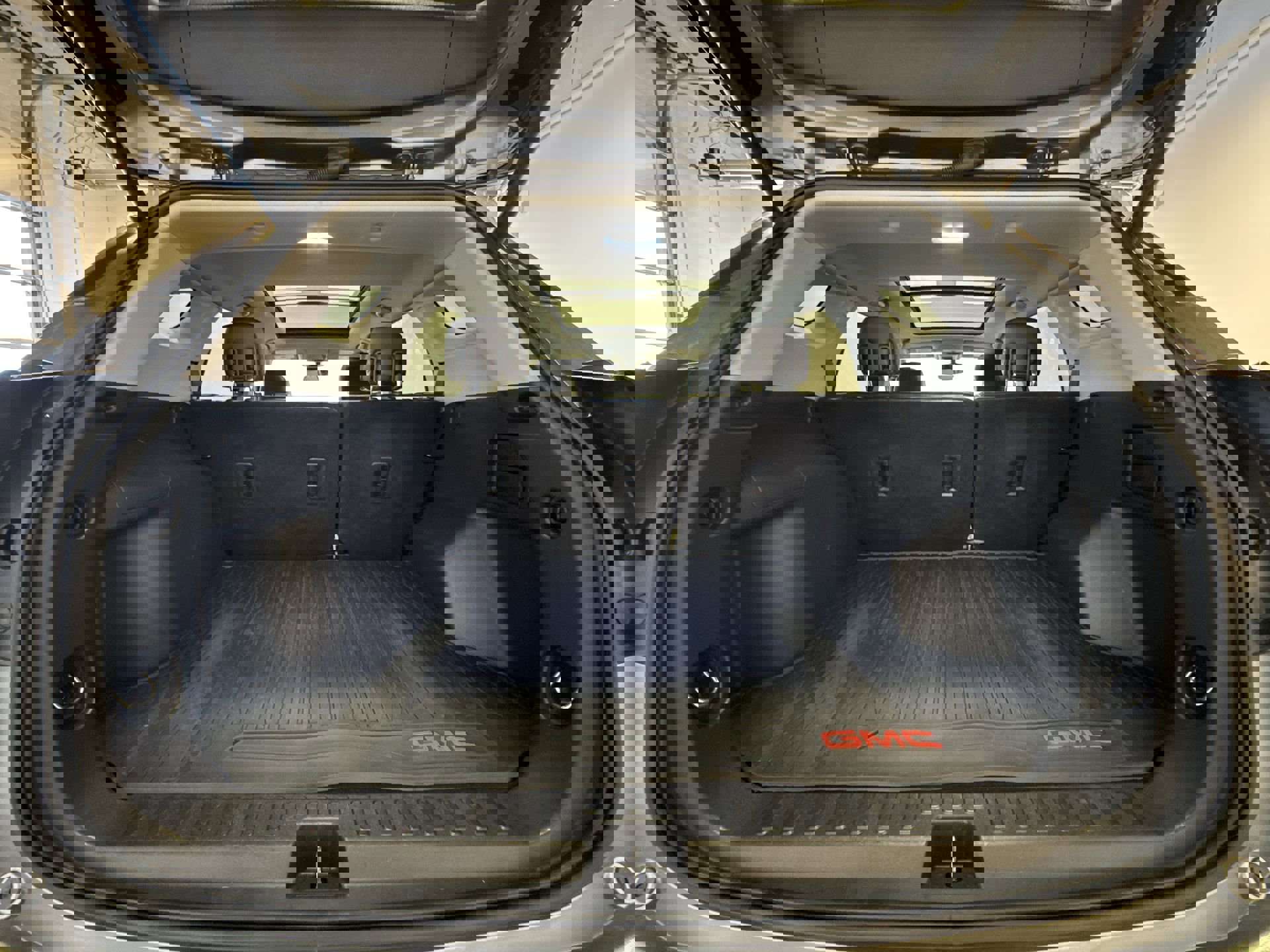 Used 2020 GMC Terrain SLT w/ Preferred Package image 23